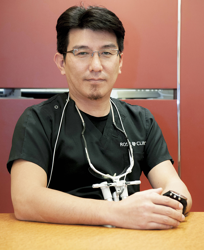 新井 寿欧 歯科医師 ROSE CLINIC ローズクリニック 院長